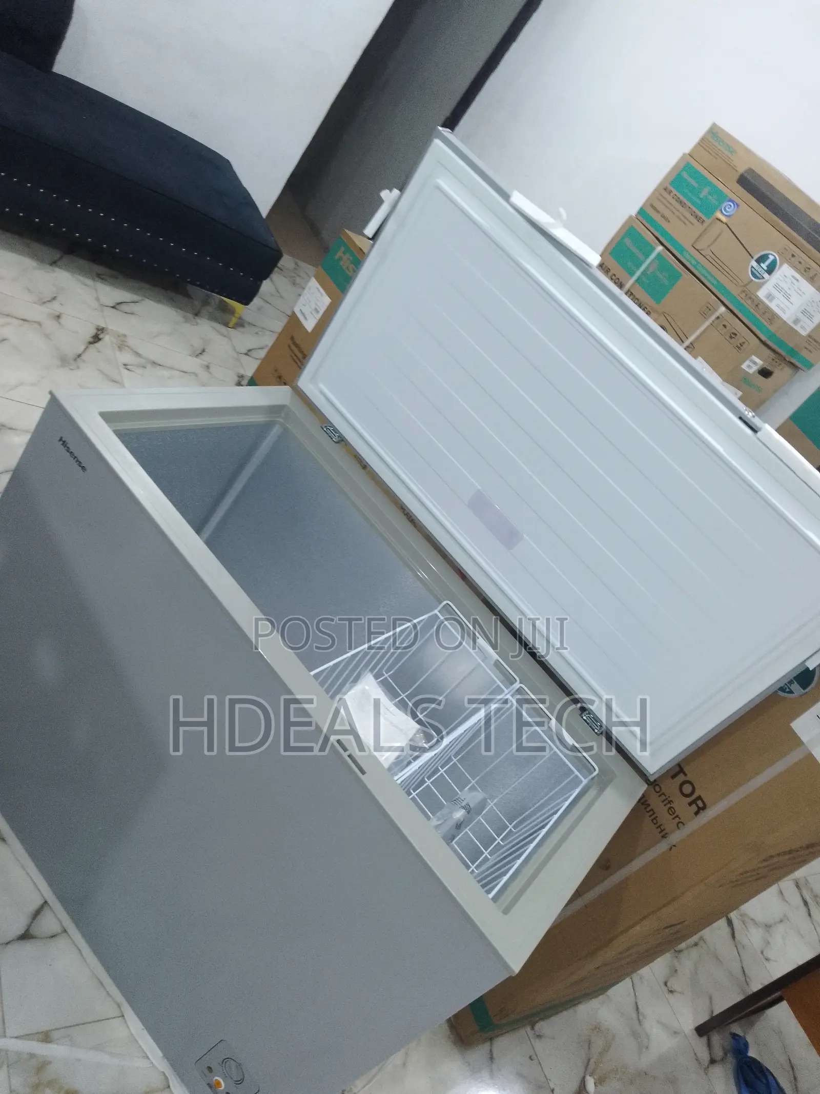 Chest Freezer - Hisense 300 L