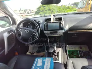 Toyota Land Cruiser Prado 2022 Black
