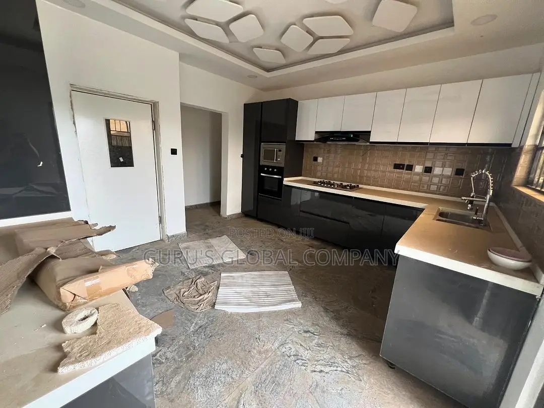 5bdrm Duplex in Jabi for sale