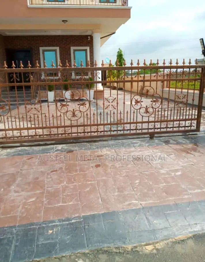 Professional Design Gate