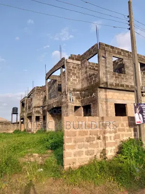 2bdrm Block of Flats in Benin City for sale