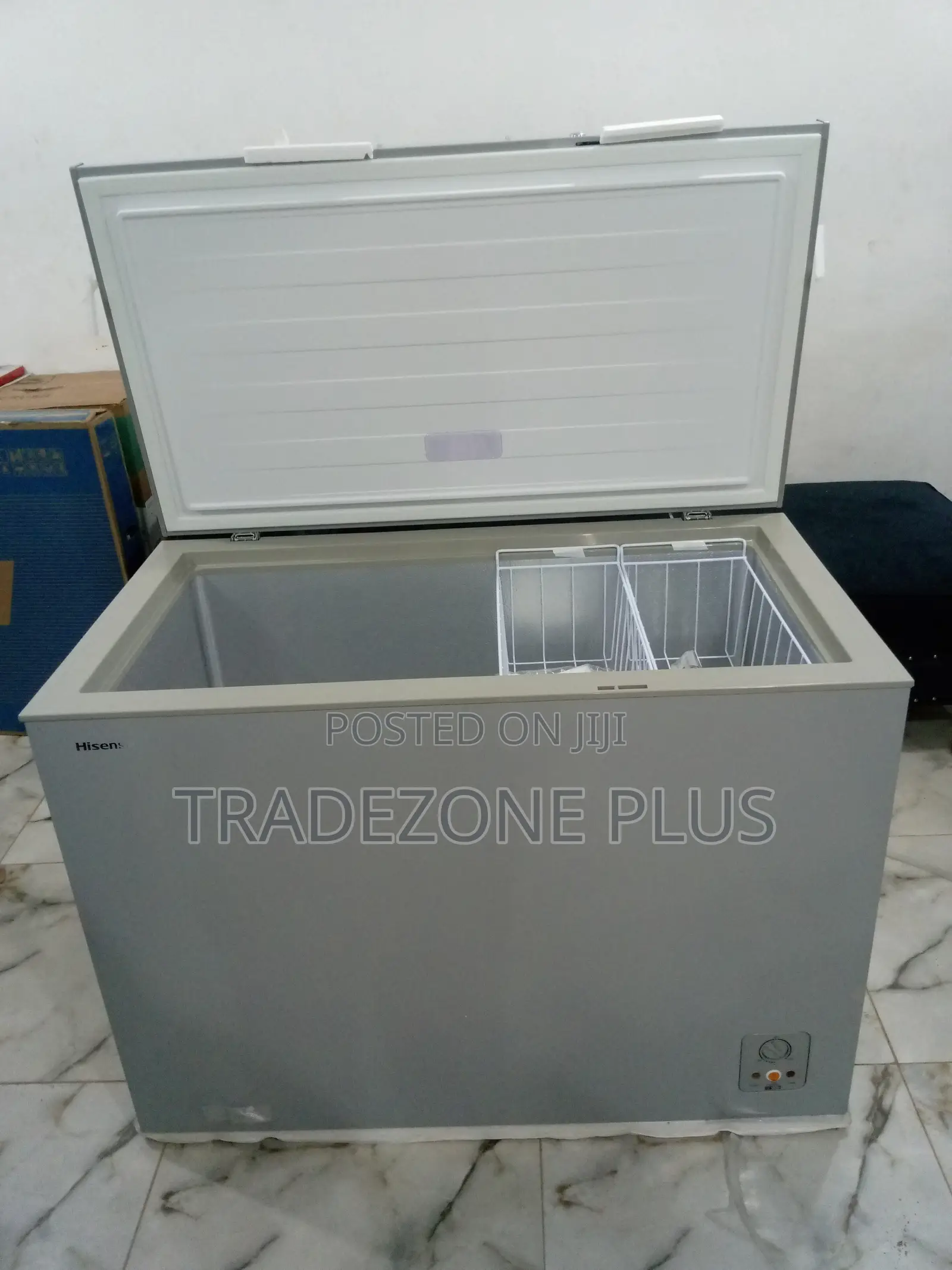 Durable Hisense 297ltr Chest Freezer