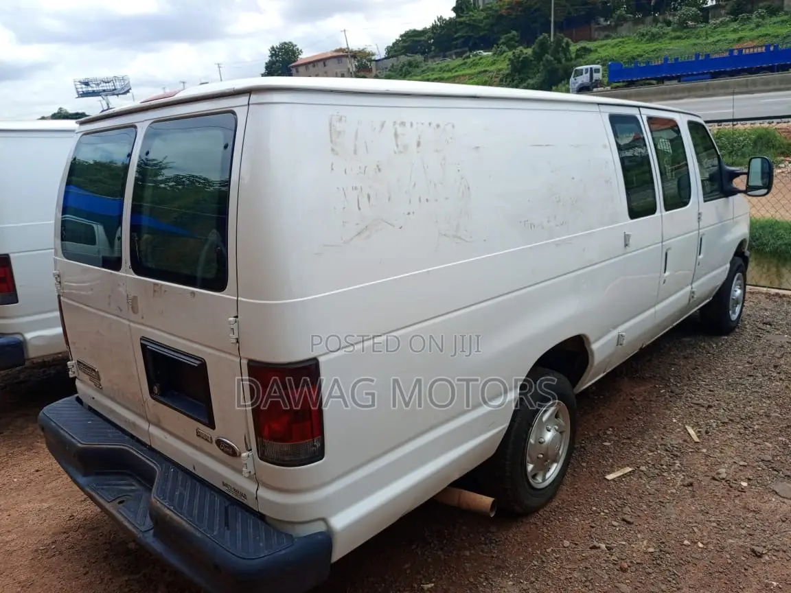 Ford E250 2013 White
