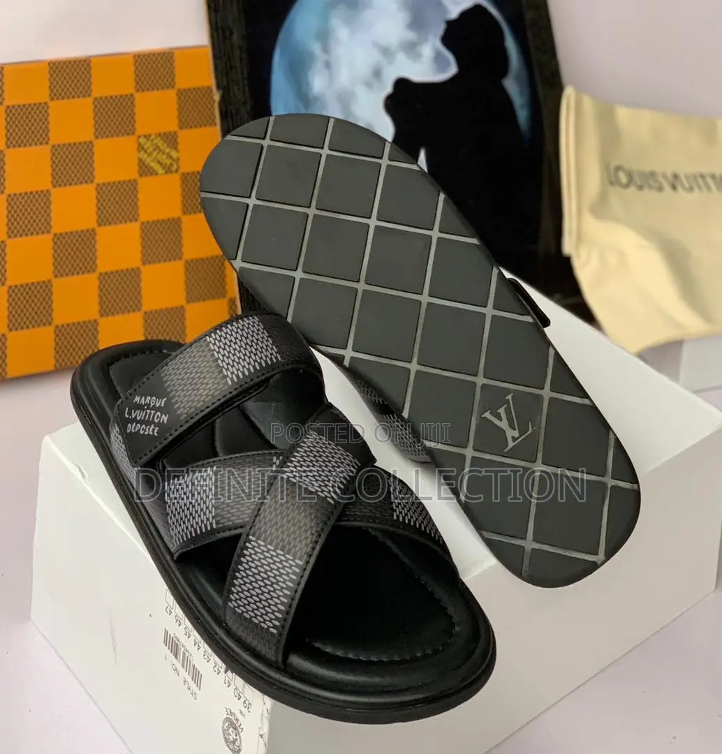 LOUIS VUITTON Luxury Slippers