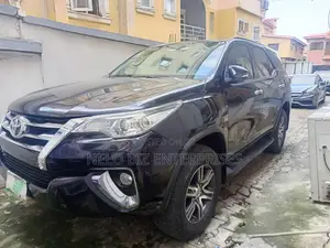 Toyota Fortuner 2.7 AWD 2018 Black