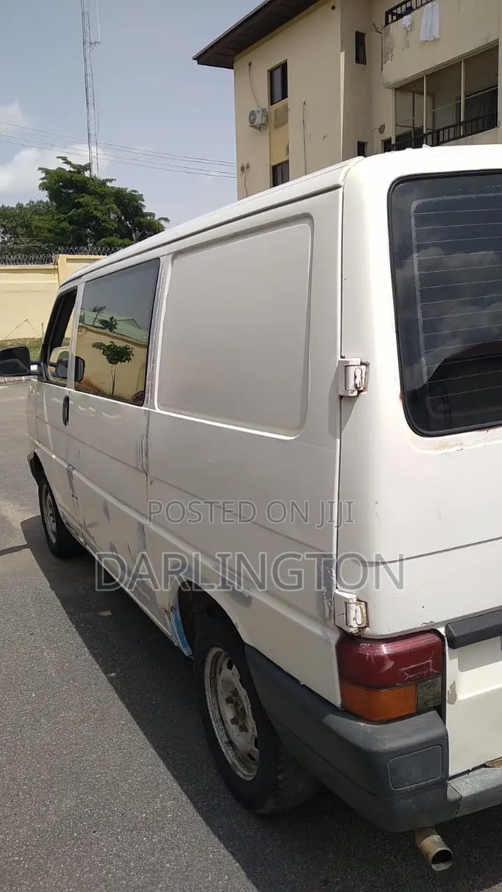 Volkswagen Transporter 1995 White