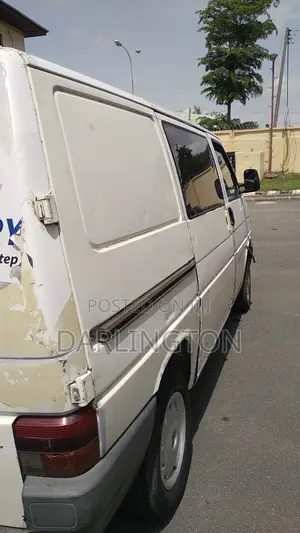 Volkswagen Transporter 1995 White