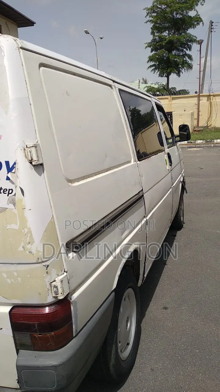 Volkswagen Transporter 1995 White
