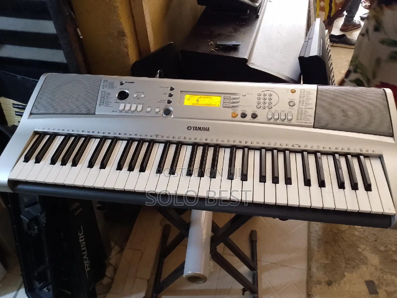 PSR E 313 Yamaha Keyboard