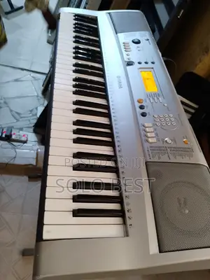 PSR E 313 Yamaha Keyboard