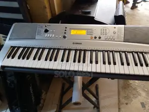 PSR E 313 Yamaha Keyboard