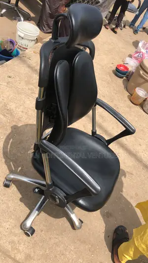 Durable Executive Kidney Chair