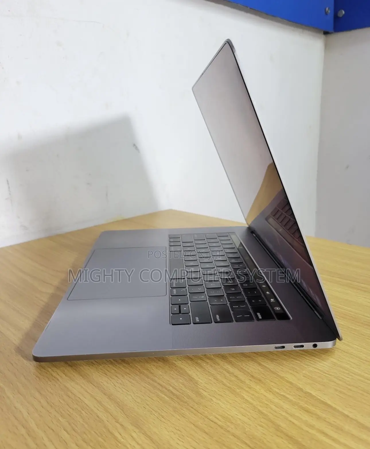 Laptop Apple MacBook 2018 32GB Intel Core I9 SSD 1T