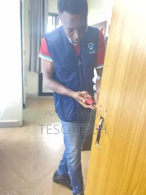 Automated Smart Hotel Cards Locks