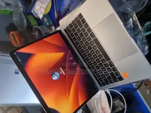 Laptop Apple MacBook Pro 2020 16GB Intel Core I5 SSD 1T