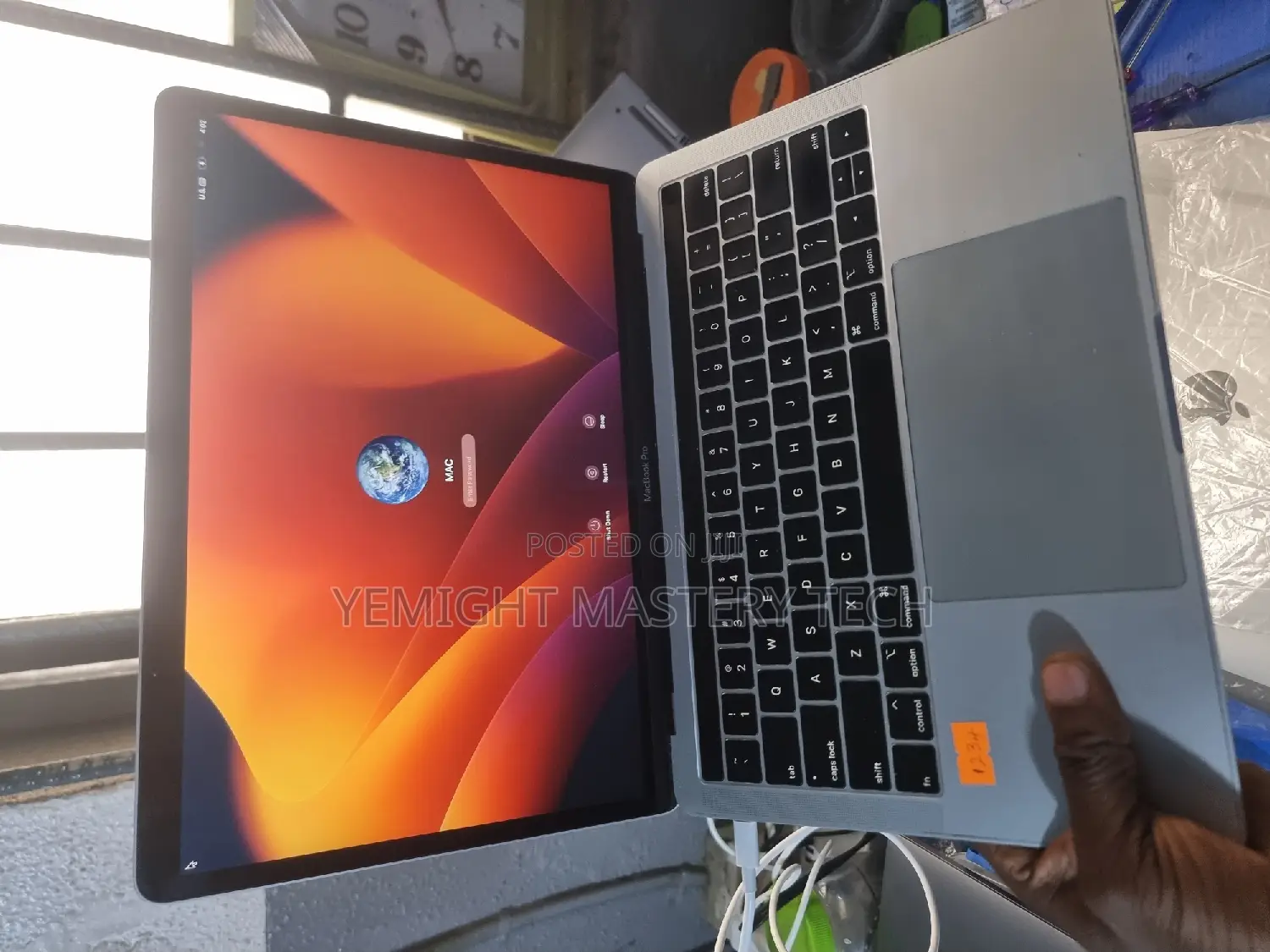 Laptop Apple MacBook Pro 2020 16GB Intel Core I5 SSD 1T