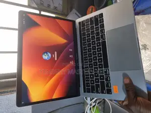 Laptop Apple MacBook Pro 2020 16GB Intel Core I5 SSD 1T