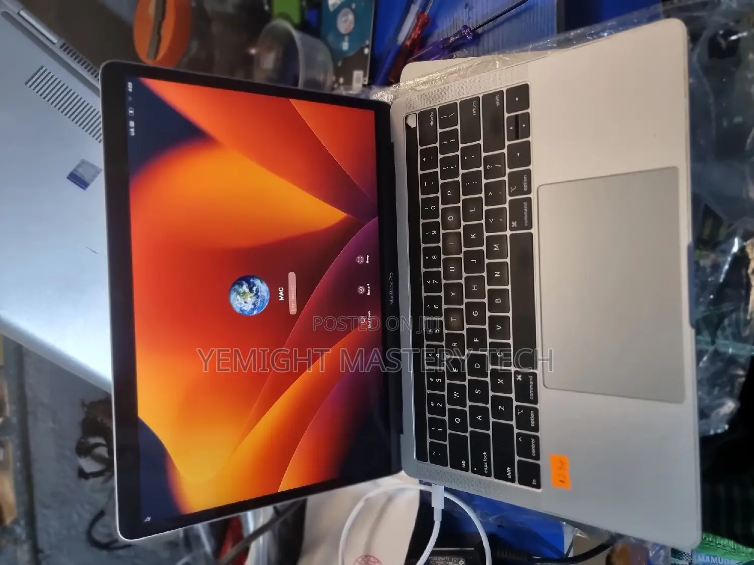 Laptop Apple MacBook Pro 2020 16GB Intel Core I5 SSD 1T