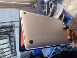 Laptop Apple MacBook Pro 2020 16GB Intel Core I5 SSD 1T