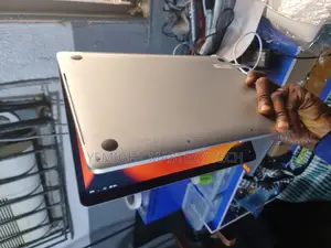 Laptop Apple MacBook Pro 2020 16GB Intel Core I5 SSD 1T