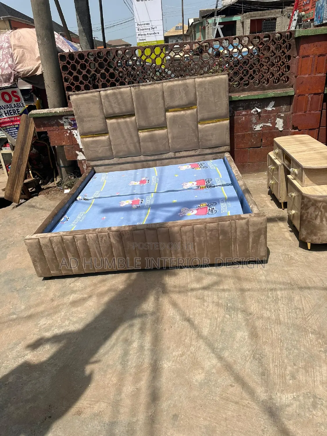 6/6 Padded Bedframe