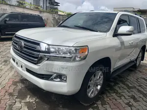 Toyota Land Cruiser 4.5 V8 VXR 2017 White