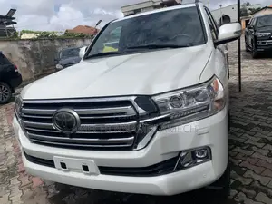 Toyota Land Cruiser 4.5 V8 VXR 2017 White