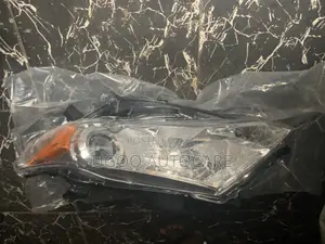 Head Light Toyota Venza 2010