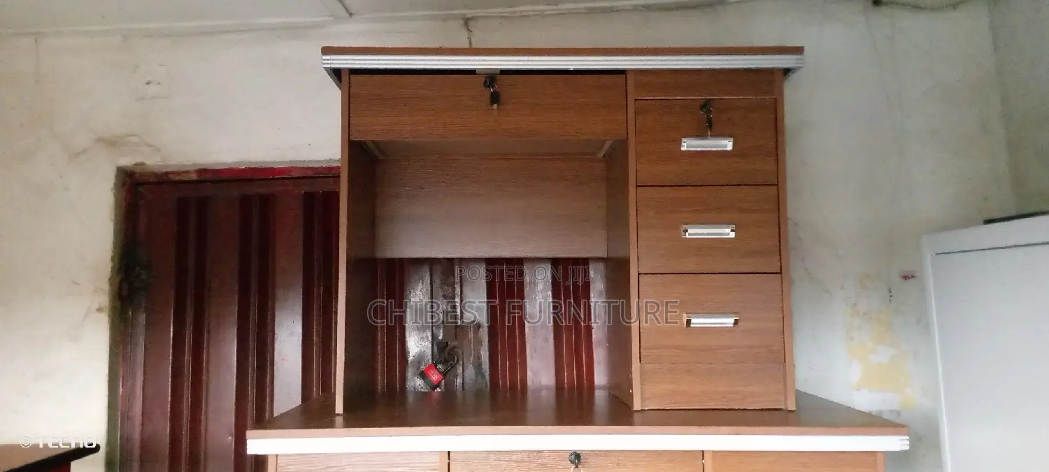 Standard Executive Table for Office