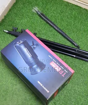Triopo TR300 Strobe Light With Umbrella and Big Light Stand