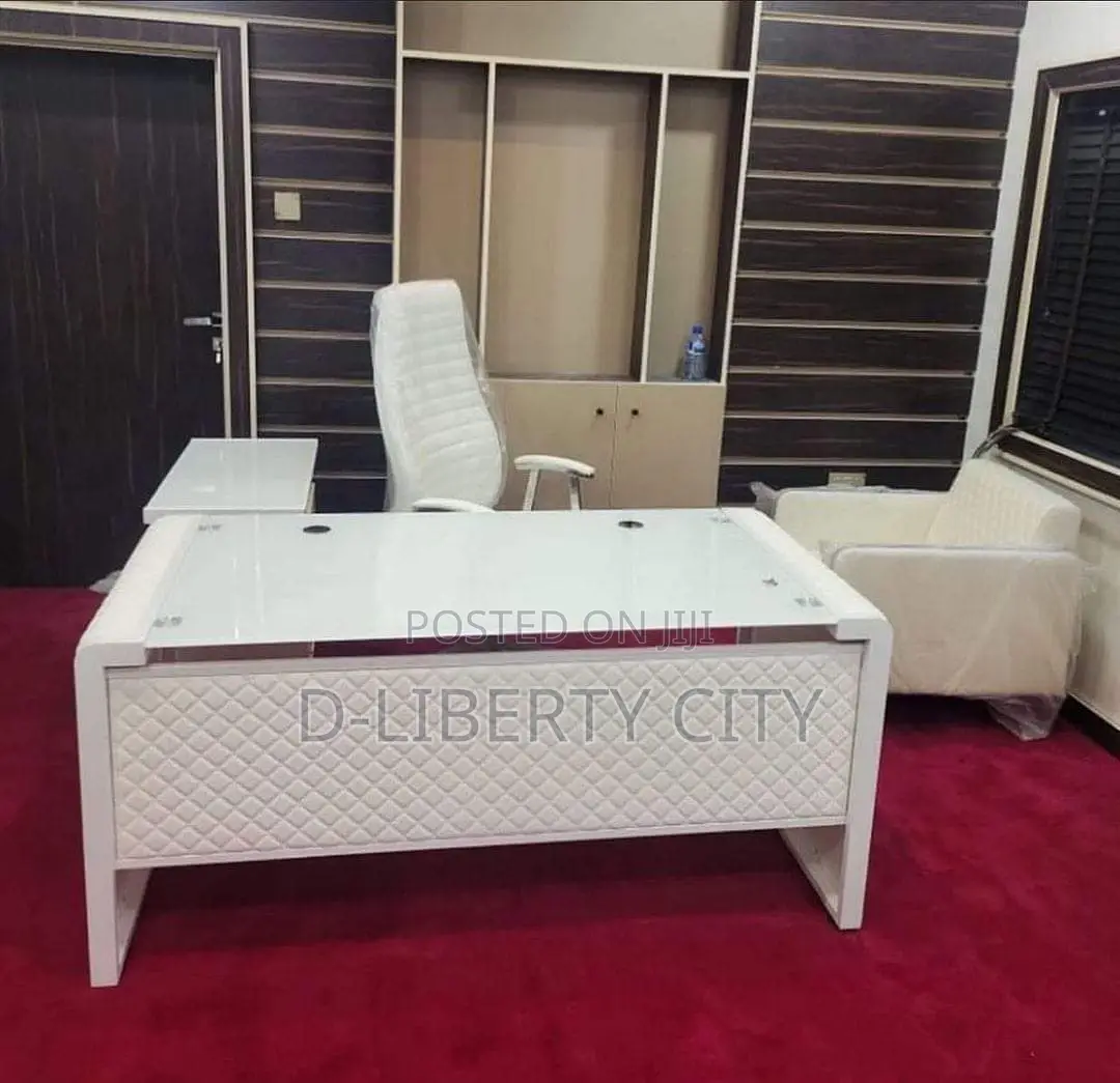 Sweet Office Table for Ceo