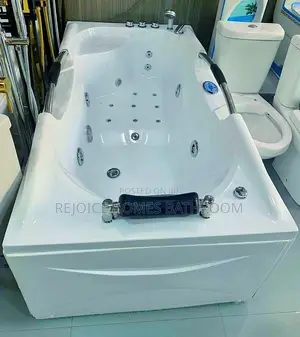 Single Jacuzzi