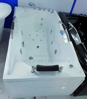 Single Jacuzzi