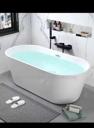 White Freestanding Bathtub