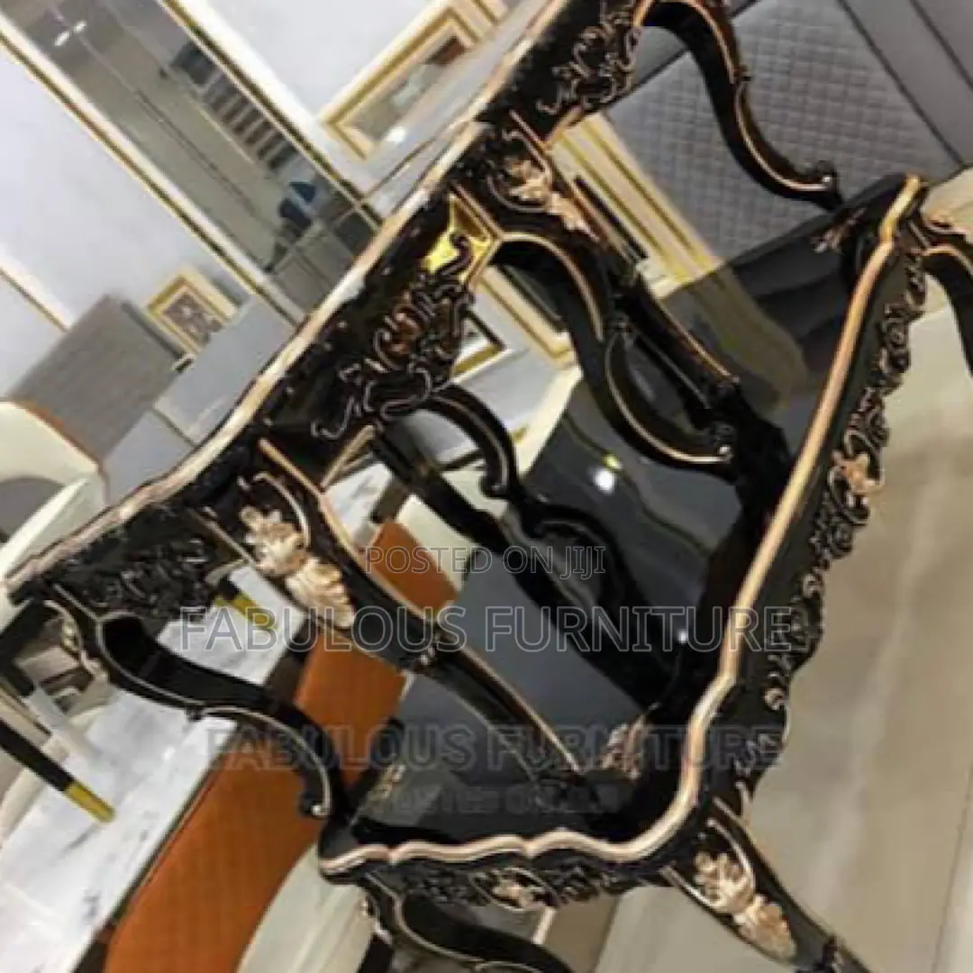 Royal Center Table and Side Stools Set