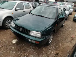Volkswagen Golf 1.6 2000 Green