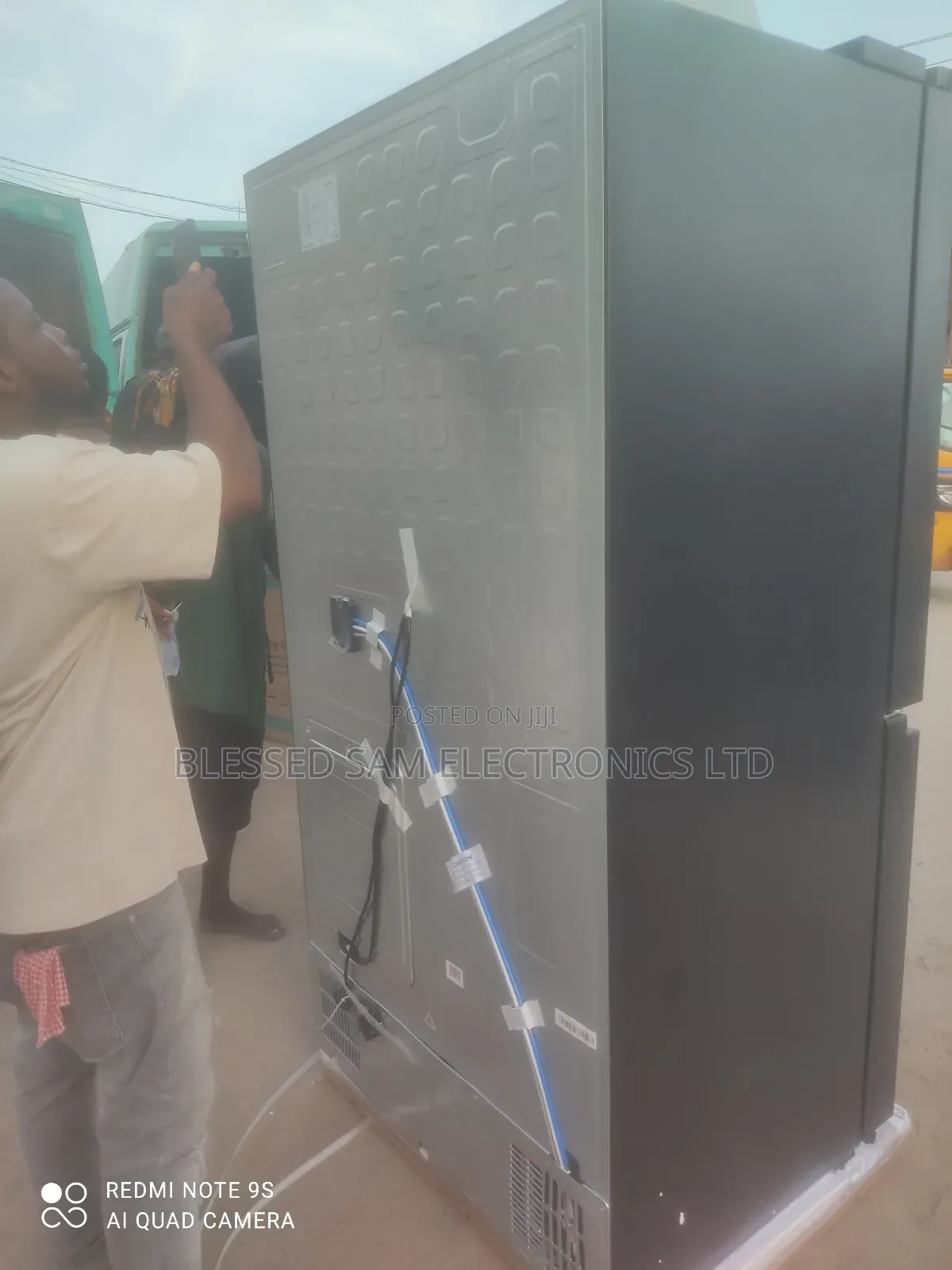 Hisense 4 Doors Inverter Fridge>Built 21"Inch TV >Dispenser