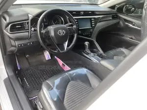 Toyota Camry SE FWD 2020 White