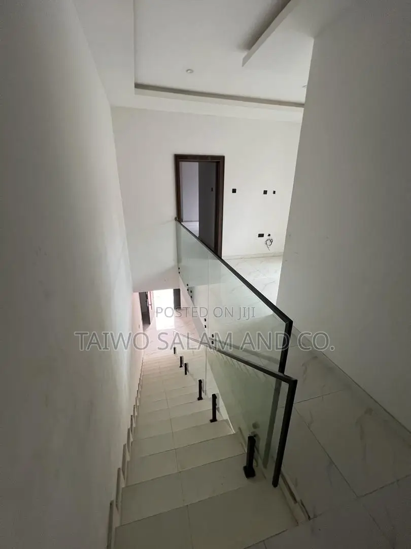 3bdrm Duplex in Agodi for sale