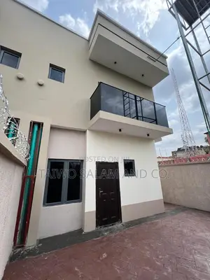 3bdrm Duplex in Agodi for sale
