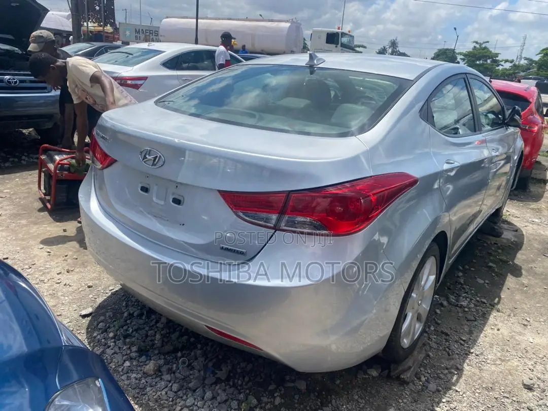 Hyundai Elantra Limited 2012 Silver
