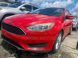 Ford Focus 2012 Red