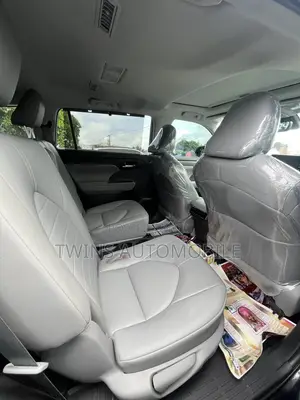 Toyota Highlander XLE 2021 Black