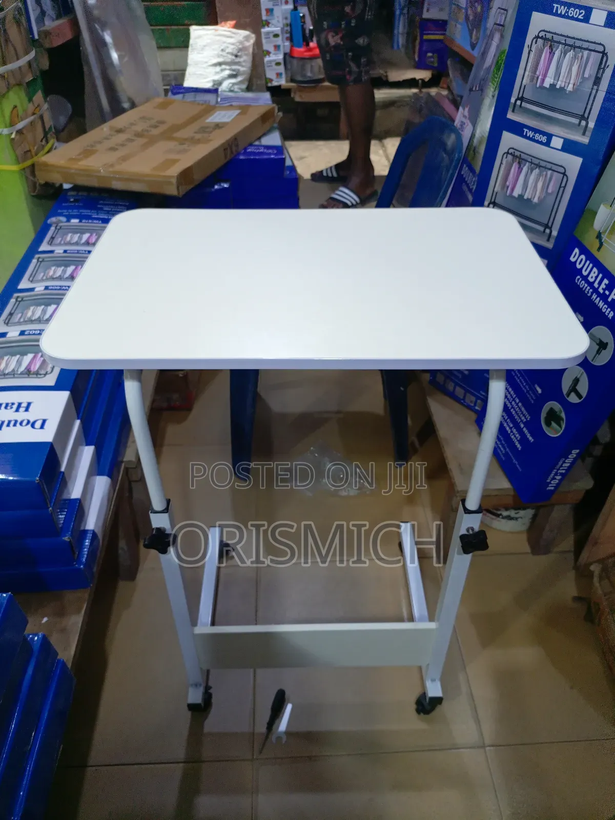 Moveable and Adjustable Laptop Table