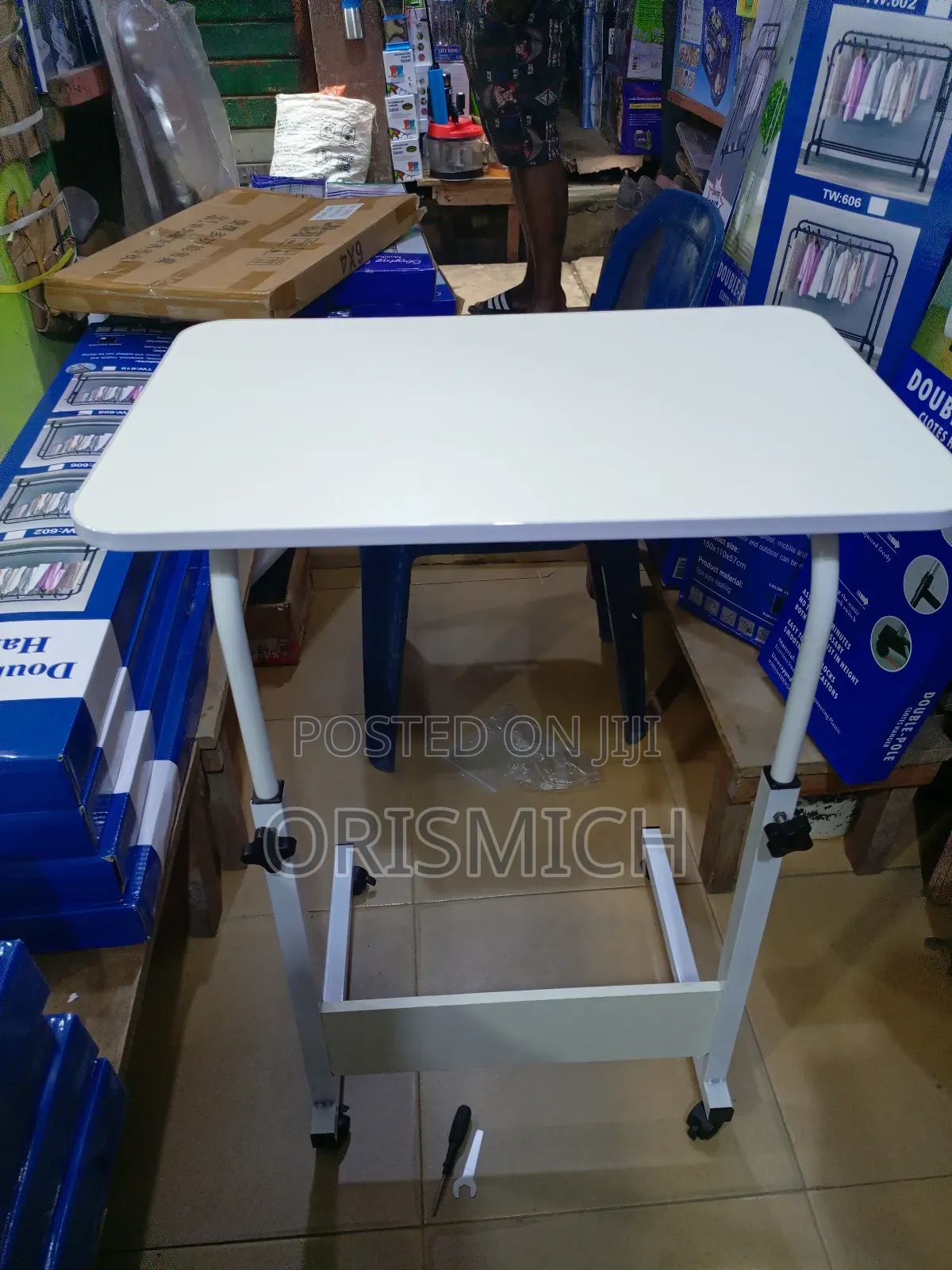 Moveable and Adjustable Laptop Table
