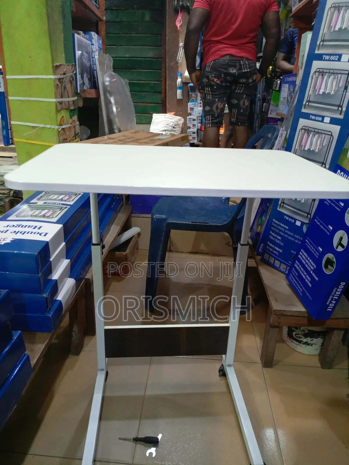 Moveable and Adjustable Laptop Table