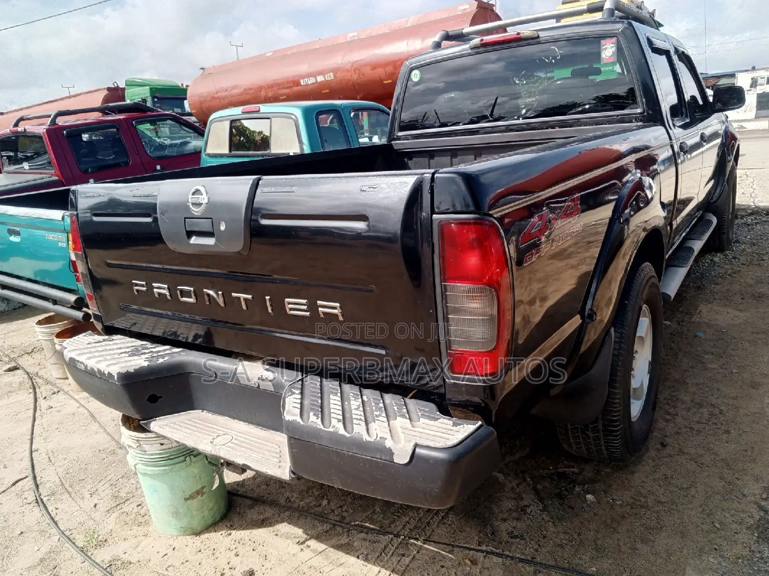 Nissan Frontier 2003 Black