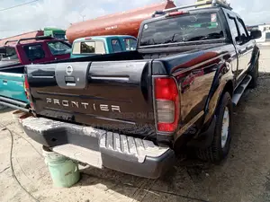 Nissan Frontier 2003 Black