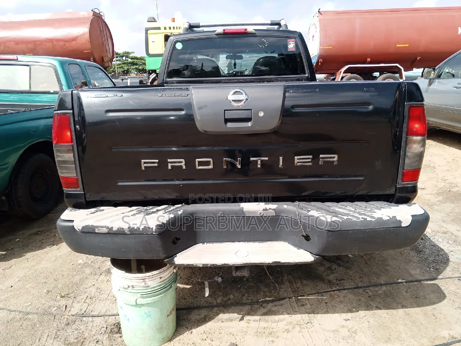 Nissan Frontier 2003 Black