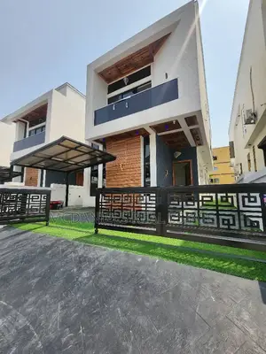 4bdrm Duplex in Chevron for sale
